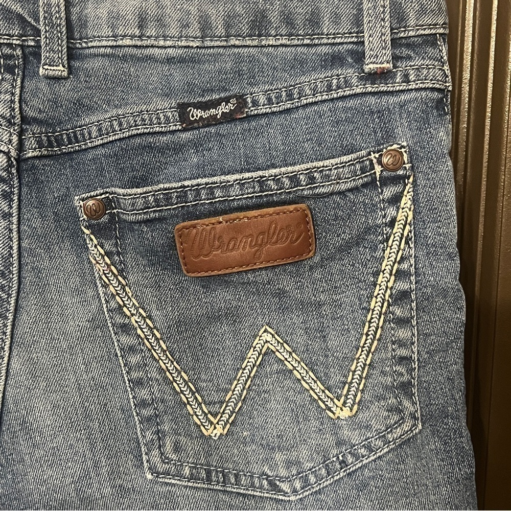Wrangler Mid Rise Denim Shorts Size 1 - Picture 5 of 9